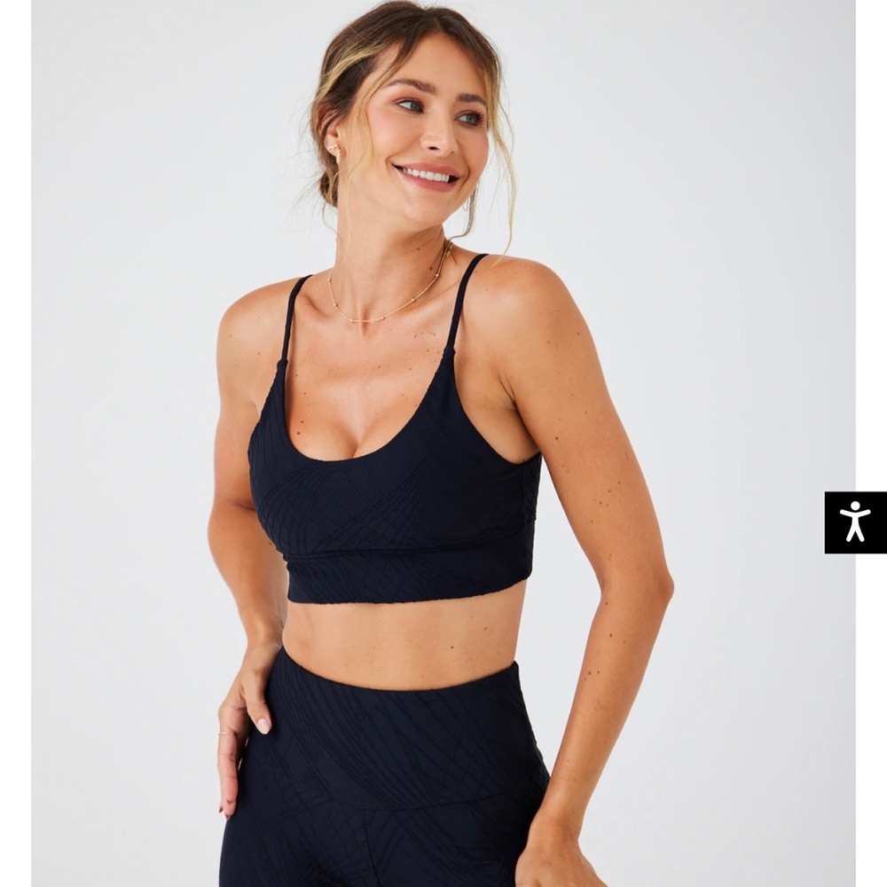 Onzie Flow Sports Bra- Black-Size S/M